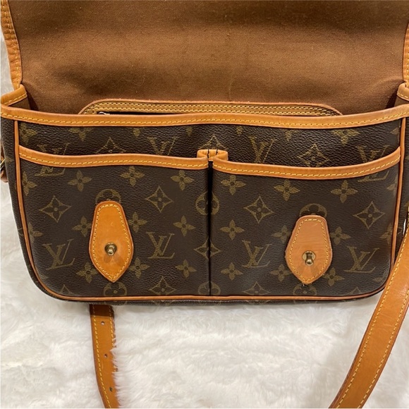 🥳TODAY!!! SEND YOUR OFFER FOR ACCEPTANCE!!! LOUIS VUITTON GIBECEIRE. - Picture 4 of 6